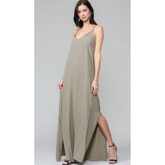 🆕🌿BOUTIQUE MAXI CRISS CROSS SIDE SLIT DRESS🌿 - Picture 4 of 4